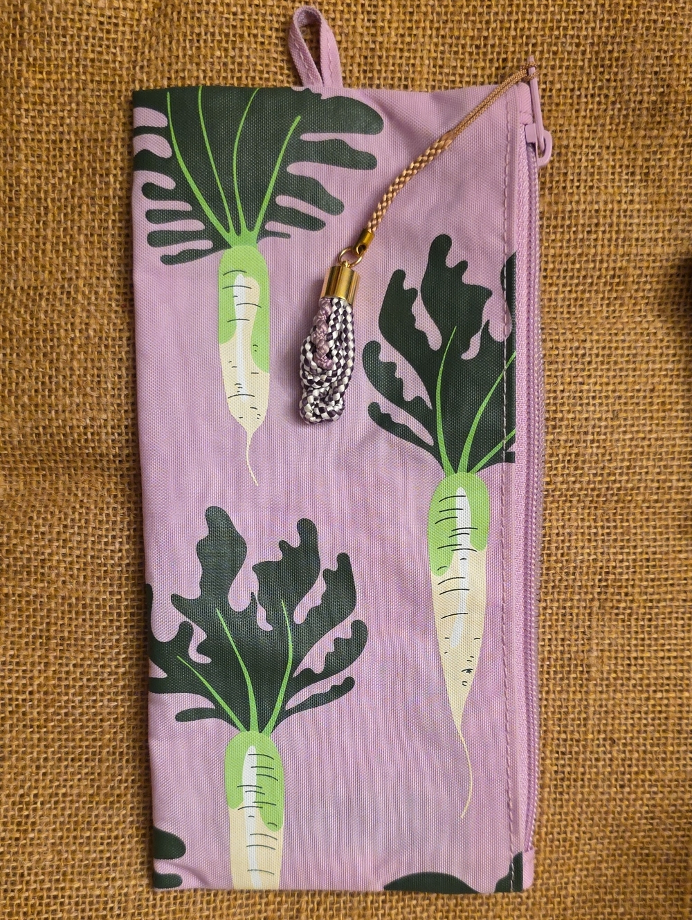 BAGGU Daikon Radish Medium Flat Pouch
